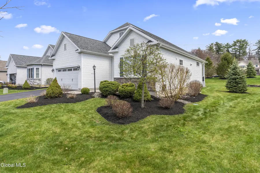 12 Twinflower Court, Glenmont, NY 12077 - #2