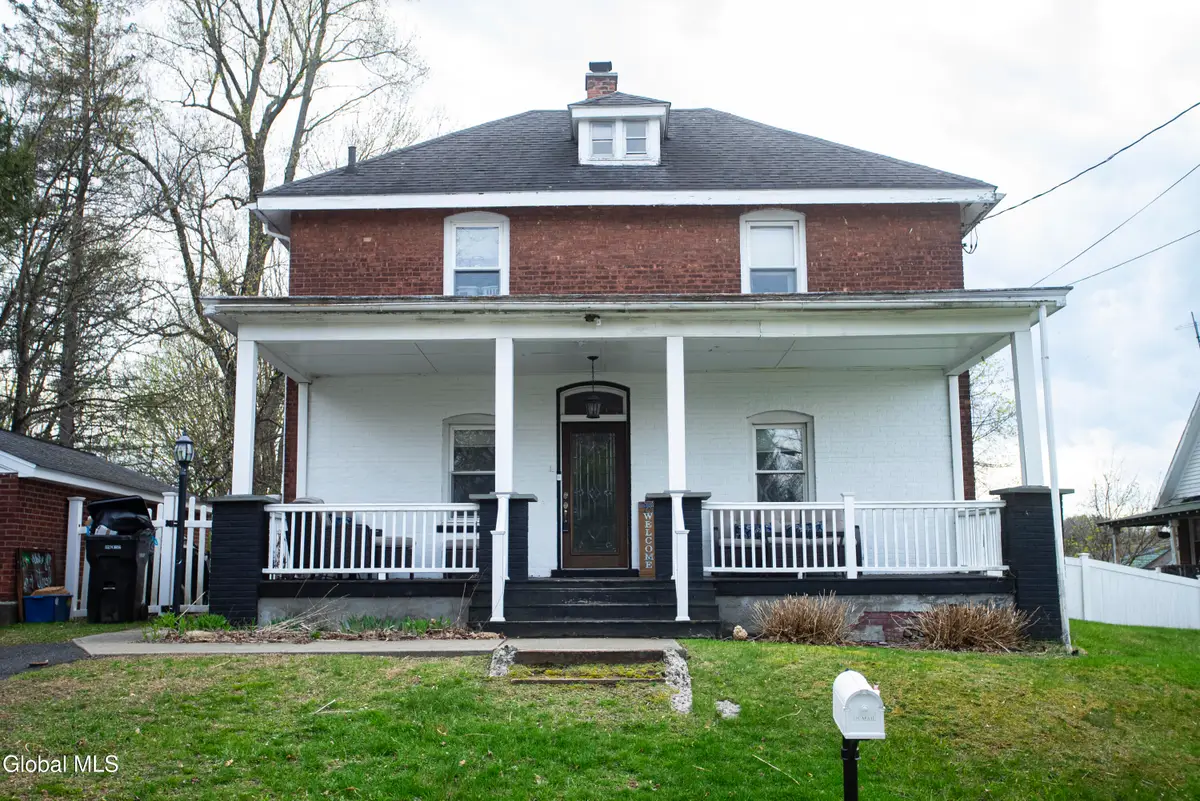 3 Luther Street, Troy, NY 12180 - #1