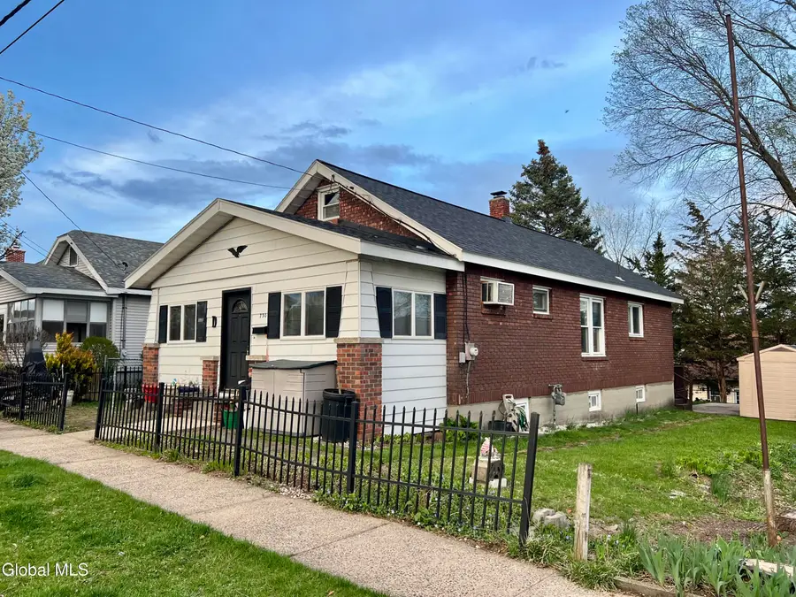 730 8th Avenue, Watervliet, NY 12189 - #2