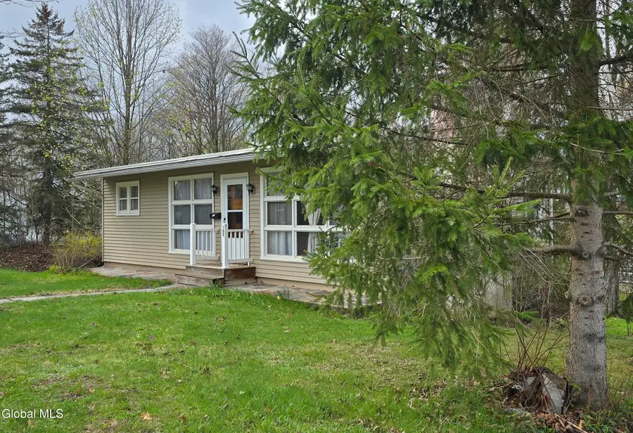 105 E 6th Avenue, Johnstown, NY 12095 - #2