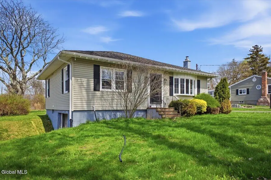 17 Doty Avenue, Melrose, NY 12121 - #2