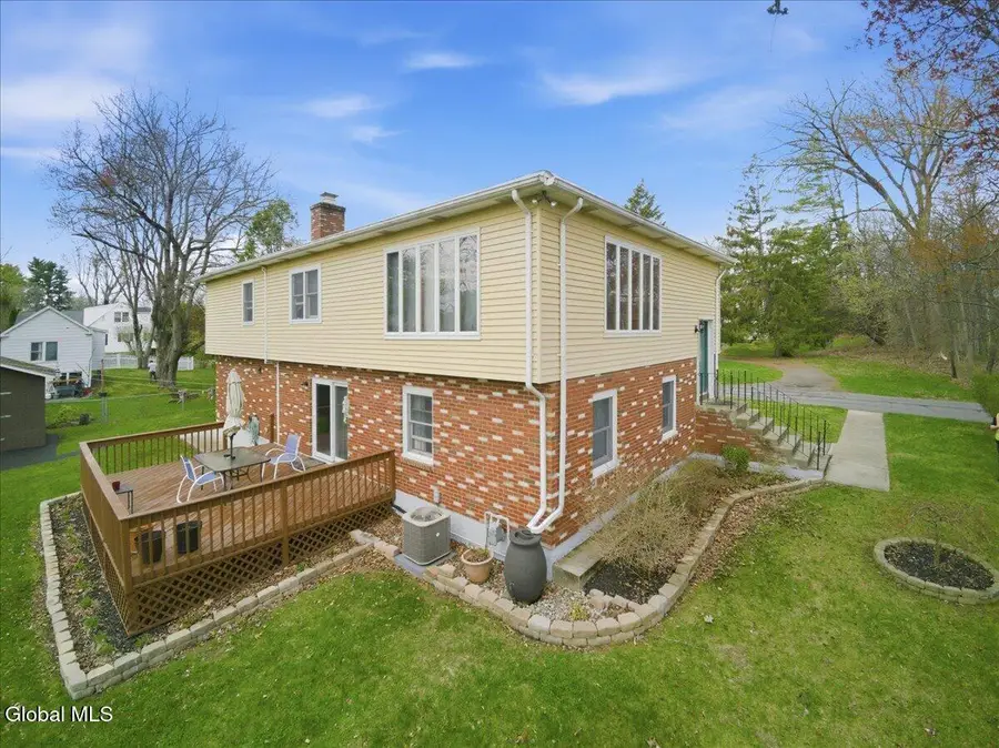 18 Norfolk Street, Guilderland, NY 12203 - #3