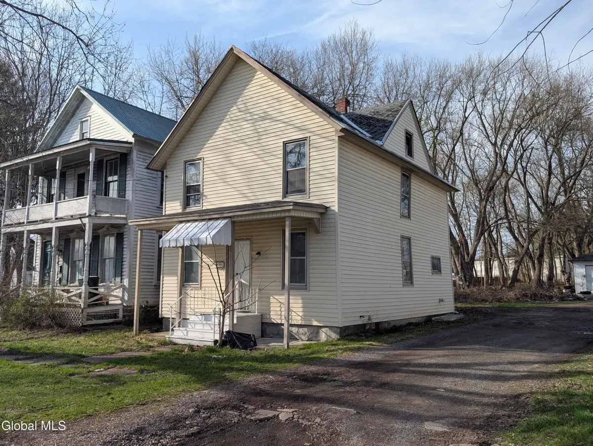 7 Baker Street, Johnstown, NY 12095 - #1