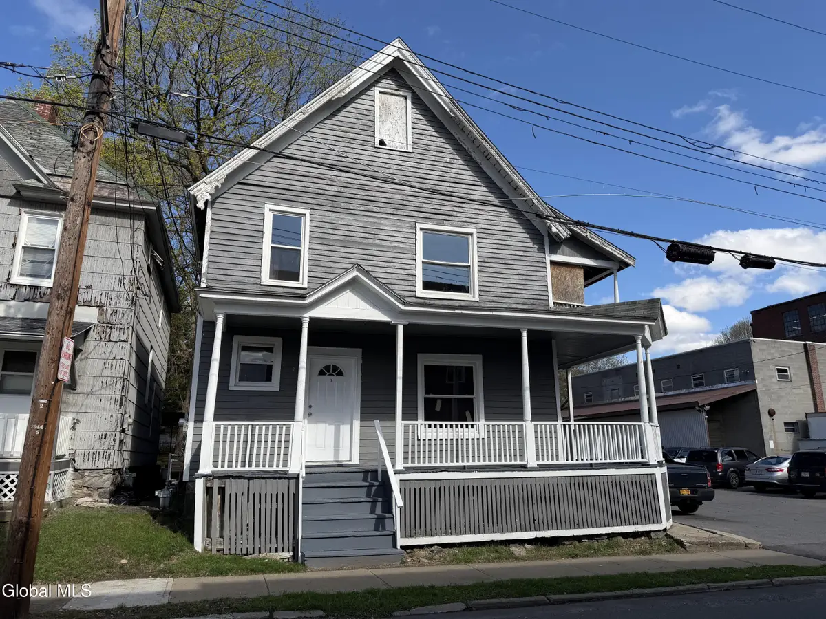 7 Division Street, Gloversville, NY 12078 - #1