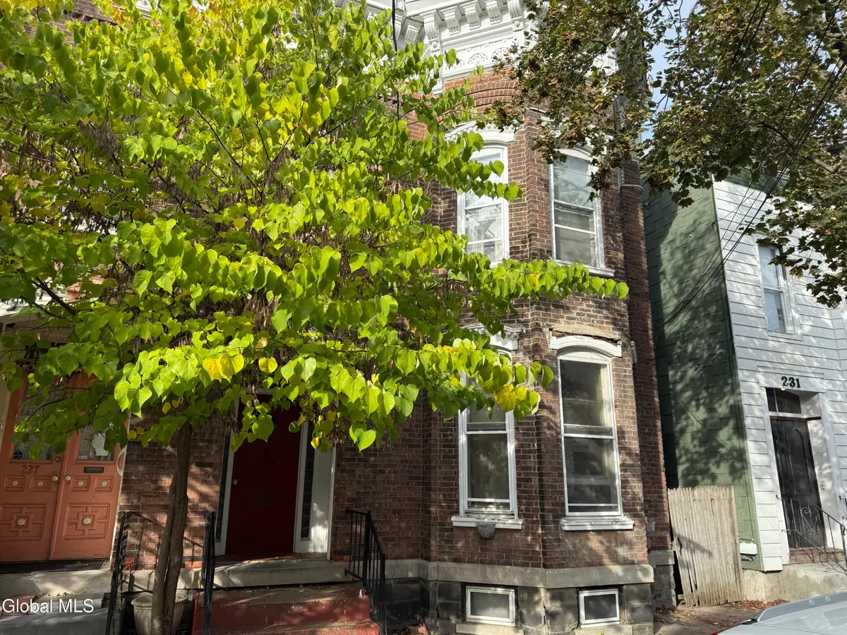 229 Green Street, Schenectady, NY 12305 - #1