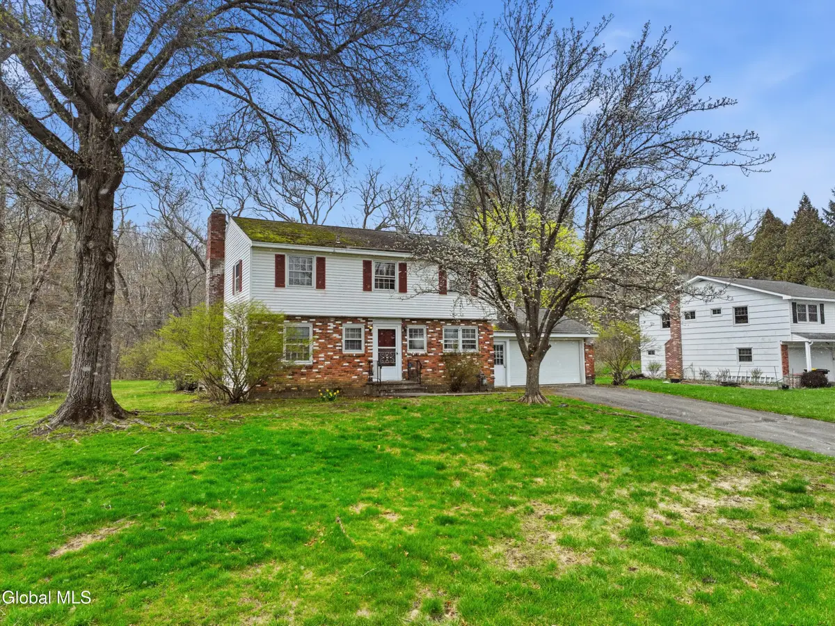 98 W Saint Stephens Lane, Glenville, NY 12302 - #1