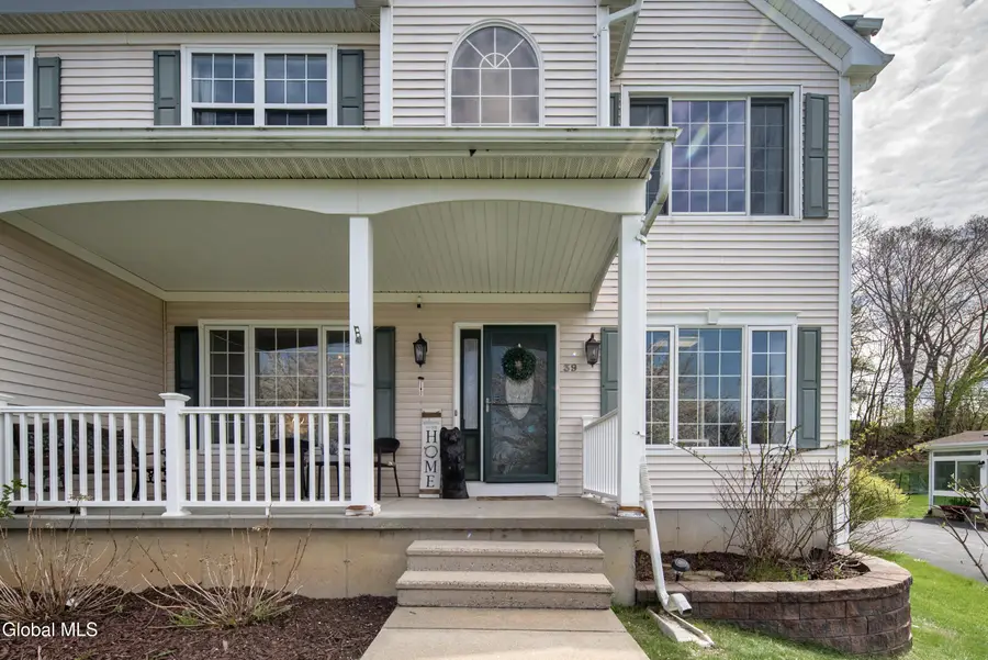 39 Utica Avenue, Latham, NY 12110 - #2