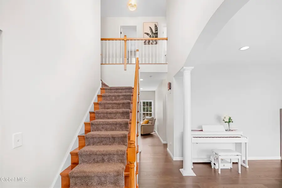 39 Utica Avenue, Latham, NY 12110 - #3