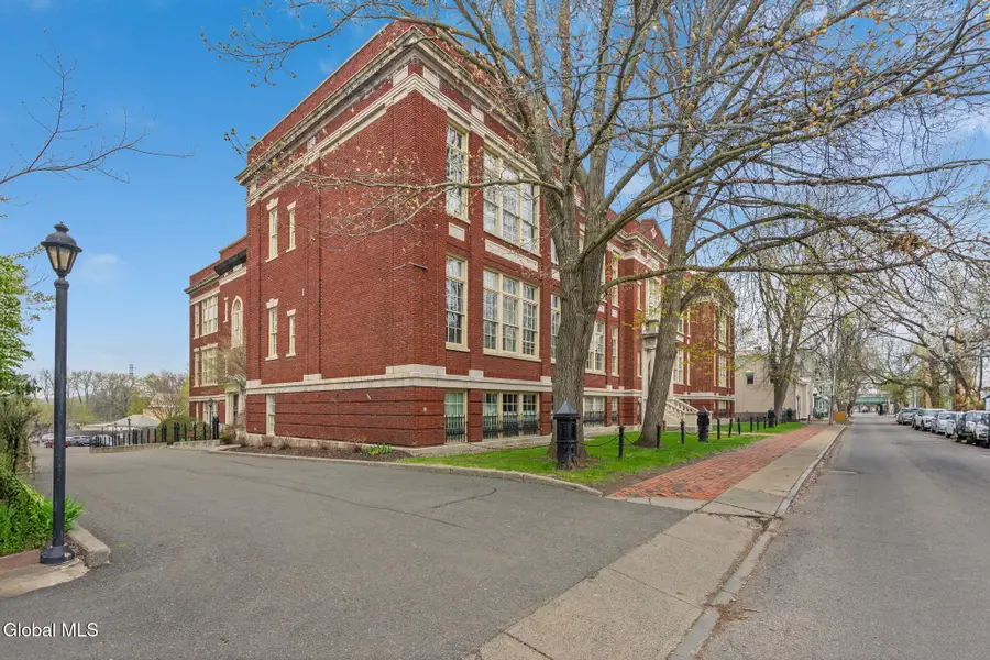 137 Front Street #APT 208, Schenectady, NY 12305 - #2