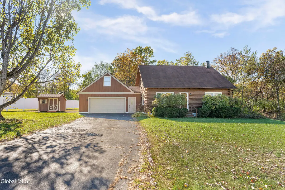 113 Diane Lane, Schaghticoke, NY 12182 - #1