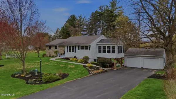 43 Meadowview Drive, Queensbury, NY 12804