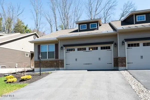 17 Canterbury Lane, Bethlehem, NY 12054