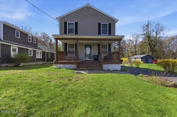 14 Stratton Place, Bethlehem, NY 12054