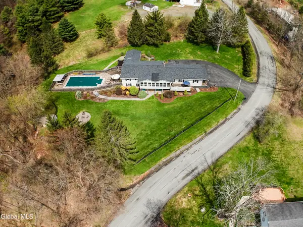 13 Mountain View Road, Schodack, NY 12123