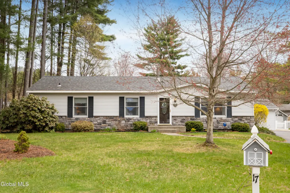 17 Queen Diana Lane, Queensbury, NY 12804 - #1