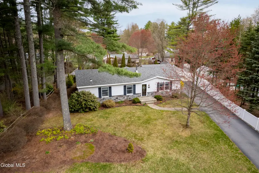 17 Queen Diana Lane, Queensbury, NY 12804 - #3