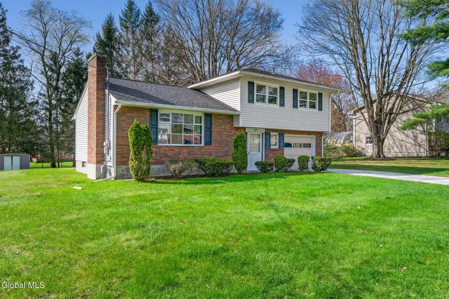 6 St Thomas Lane, Colonie, NY 12304 - #2