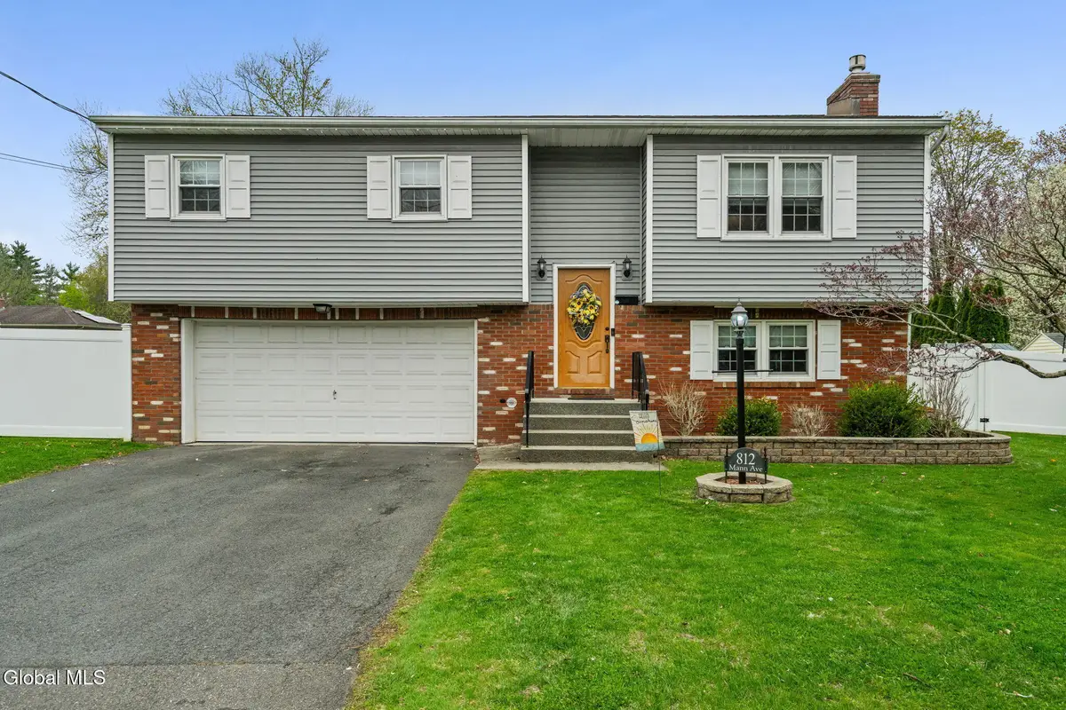 812 Mann Avenue, Rensselaer, NY 12144 - #1