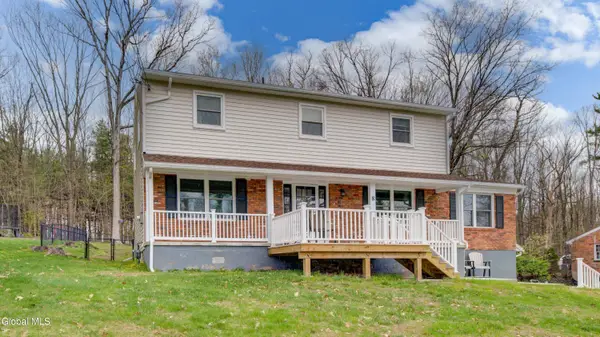 8 Pinewood Drive, Glenville, NY 12302