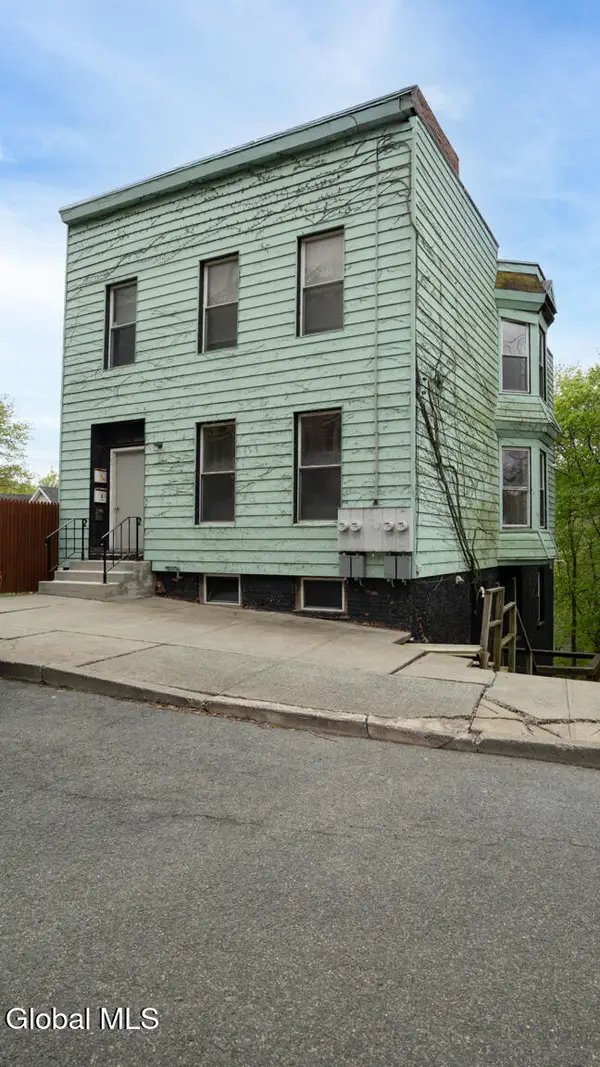 62 College Avenue, Troy, NY 12180