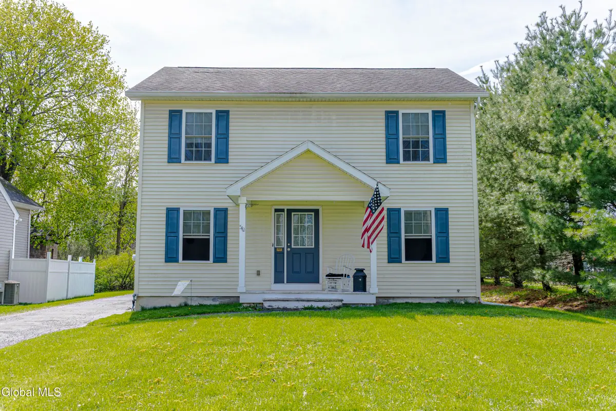 542 Hudson River Road, Halfmoon, NY 12188 - #1