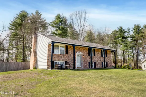 20 Wynnefield Drive, Moreau, NY 12803