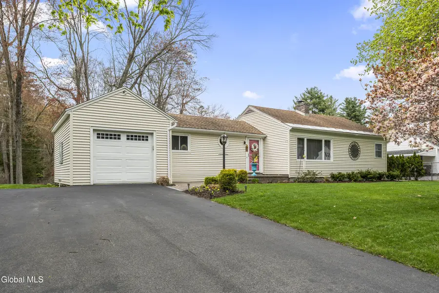 16 Morningside Drive, Guilderland, NY 12303 - #2
