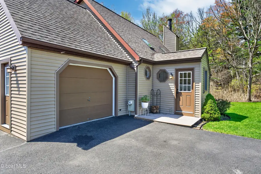 205 Schoolhouse Road, Guilderland, NY 12203 - #2