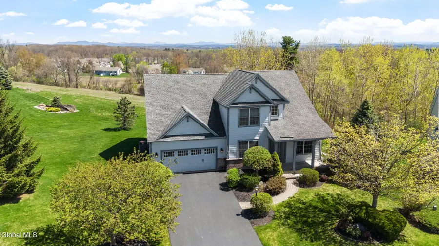 4 Camden Court, Halfmoon, NY 12118 - #2