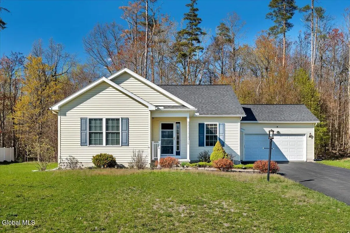 18 Kelly Lane, Halfmoon, NY 12065 - #1