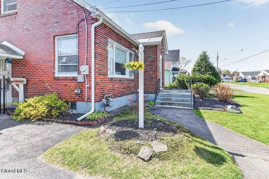 2522 Van Dyke Avenue, Rotterdam, NY 12306 - #2