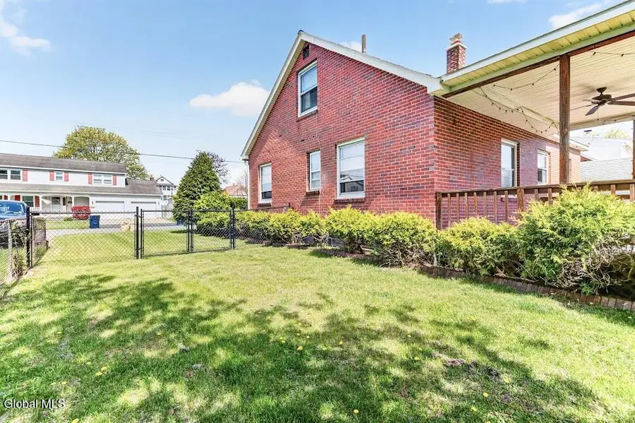 2522 Van Dyke Avenue, Rotterdam, NY 12306 - #3