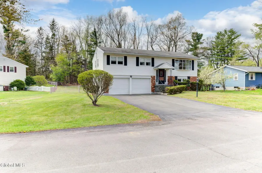 5 Fairmont Drive, Colonie, NY 12205 - #2