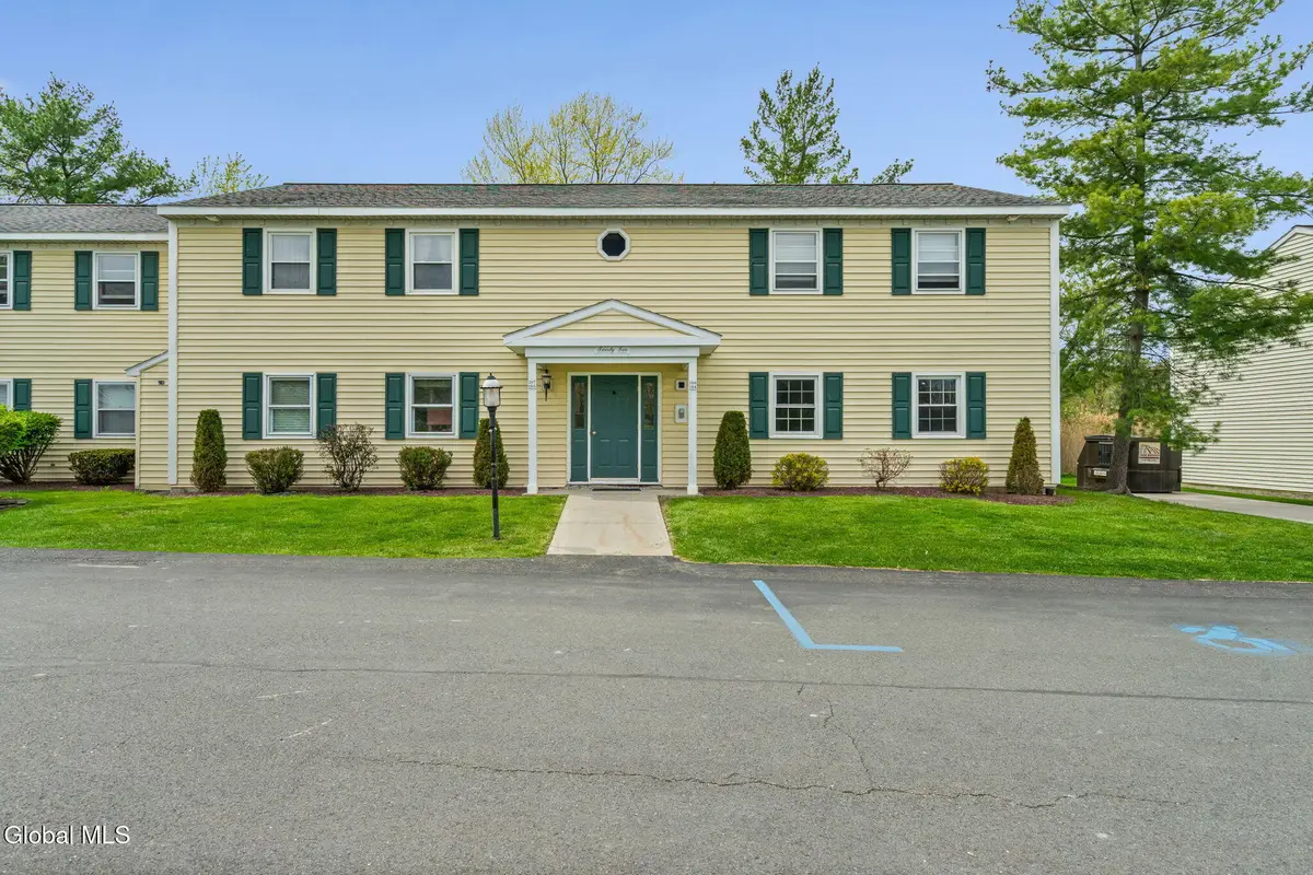 184 Cedarview Lane, Colonie, NY 12189 - #1