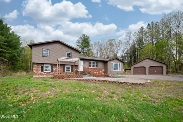 15 Werner Road, Halfmoon, NY 12065