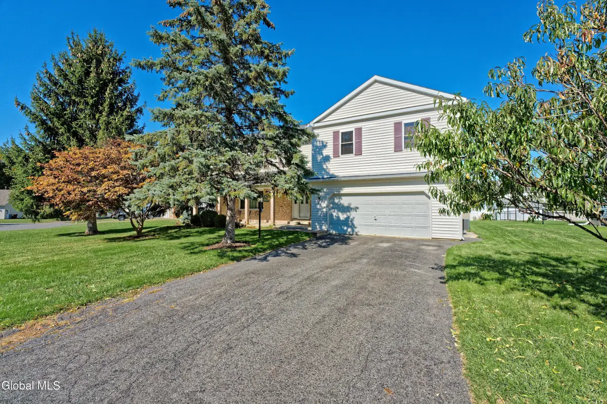 5 Shamrock Circle, Latham, NY 12110 - #1