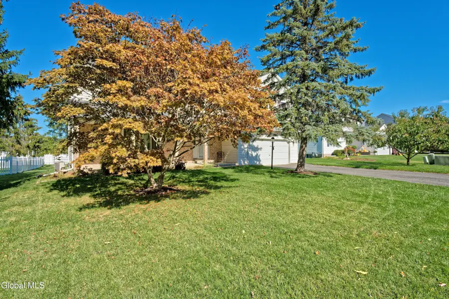 5 Shamrock Circle, Latham, NY 12110 - #3