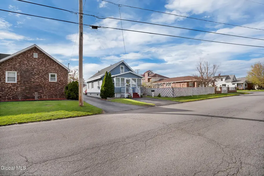 2093 Oaklawn Avenue, Rotterdam, NY 12306 - #3