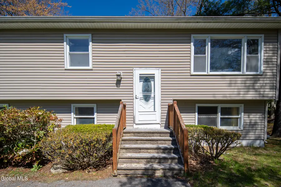 48 Wilshire Drive, Colonie, NY 12205 - #2