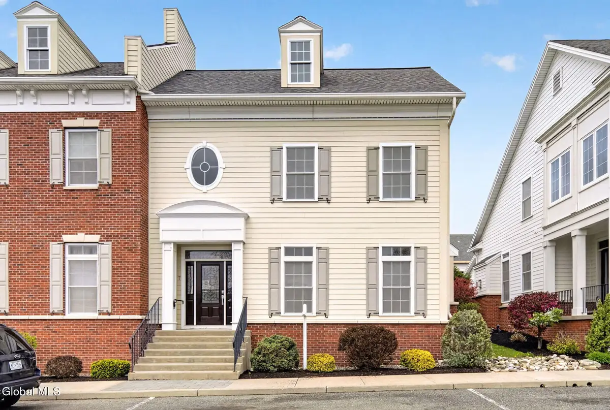 7 Sudbury Square, Latham, NY 12110 - #1