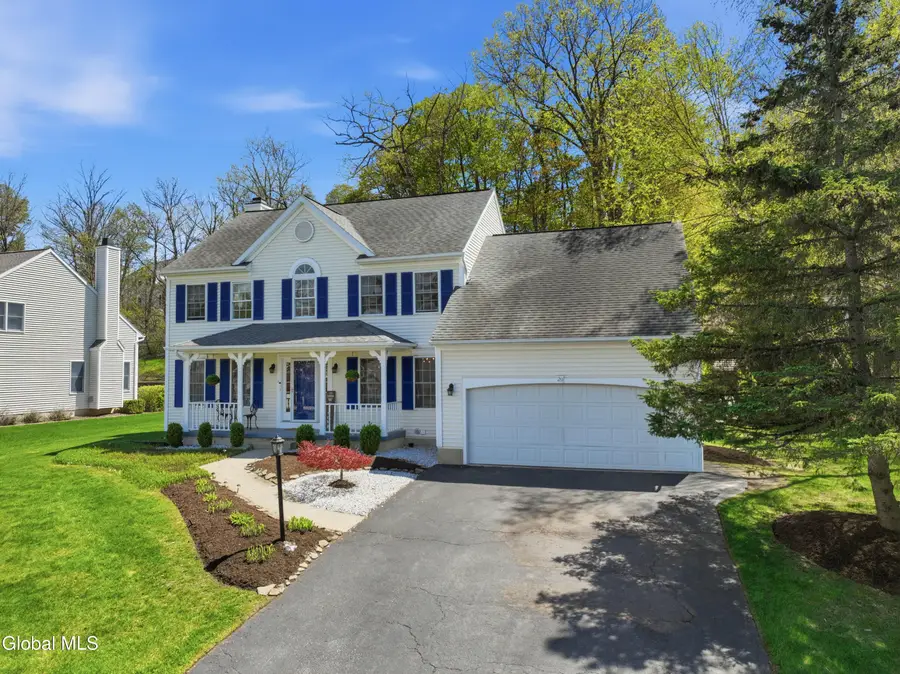 29 Dutch Meadows Drive, Colonie, NY 12047 - #2
