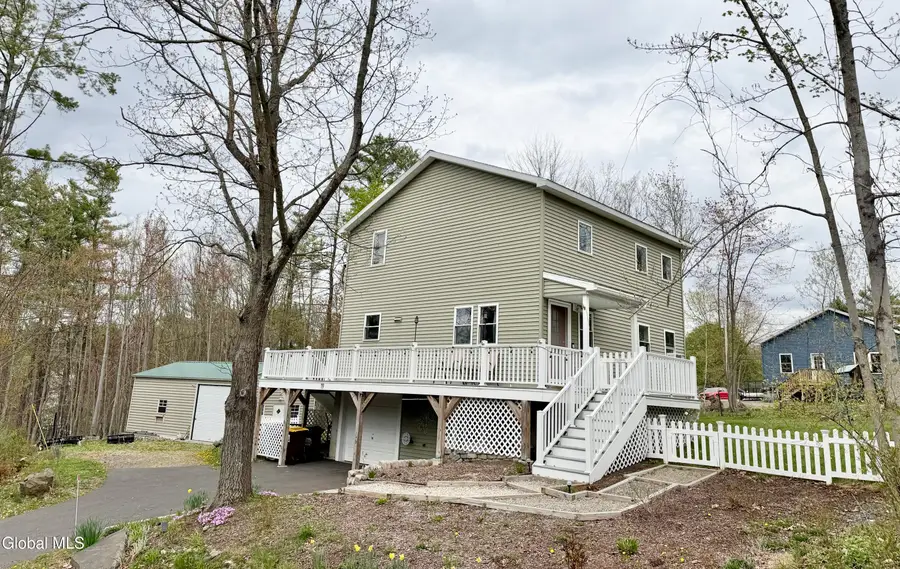 19 Harriman Road, Sand Lake, NY 12018 - #3