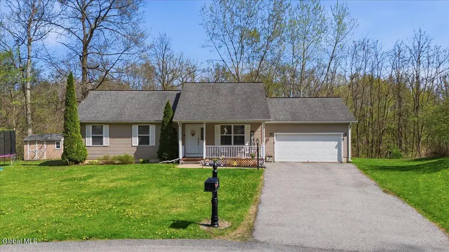 4 Mockingbird Lane, Moreau, NY 12828 - #2