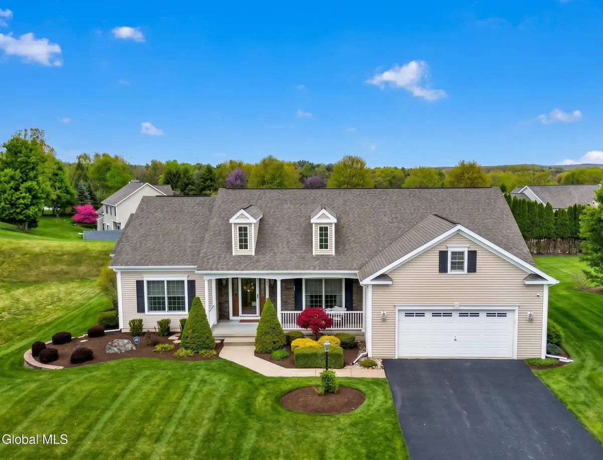 8 Addison Way, Clifton Park, NY 12148 - #1