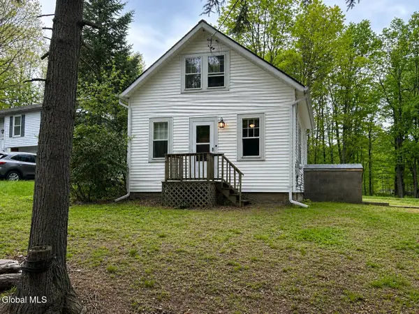 148 Elliot Road, East Greenbush, NY 12061