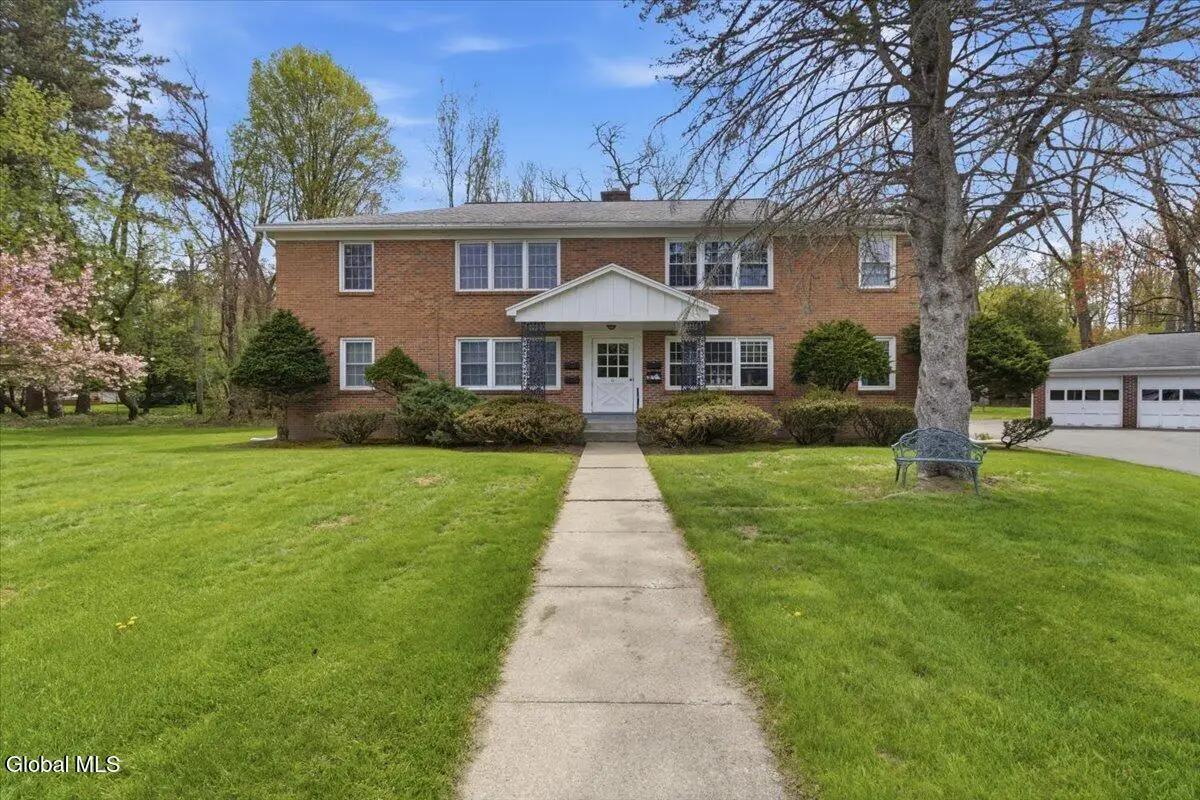 11 Kensington Court #APT 4, Bethlehem, NY 12054 - #1