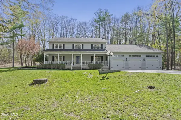14 Autumn Lane, Sand Lake, NY 12196