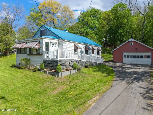 9 Ridge Road, East Greenbush, NY 12144