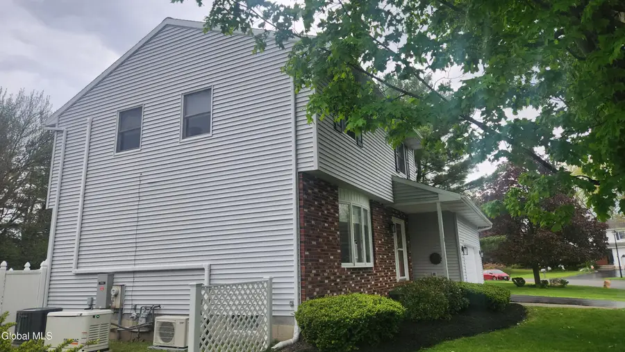 7 Berkshire Drive, Colonie, NY 12205 - #2