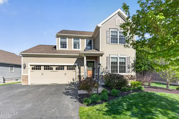 17 Mahogany Drive, Colonie, NY 12189